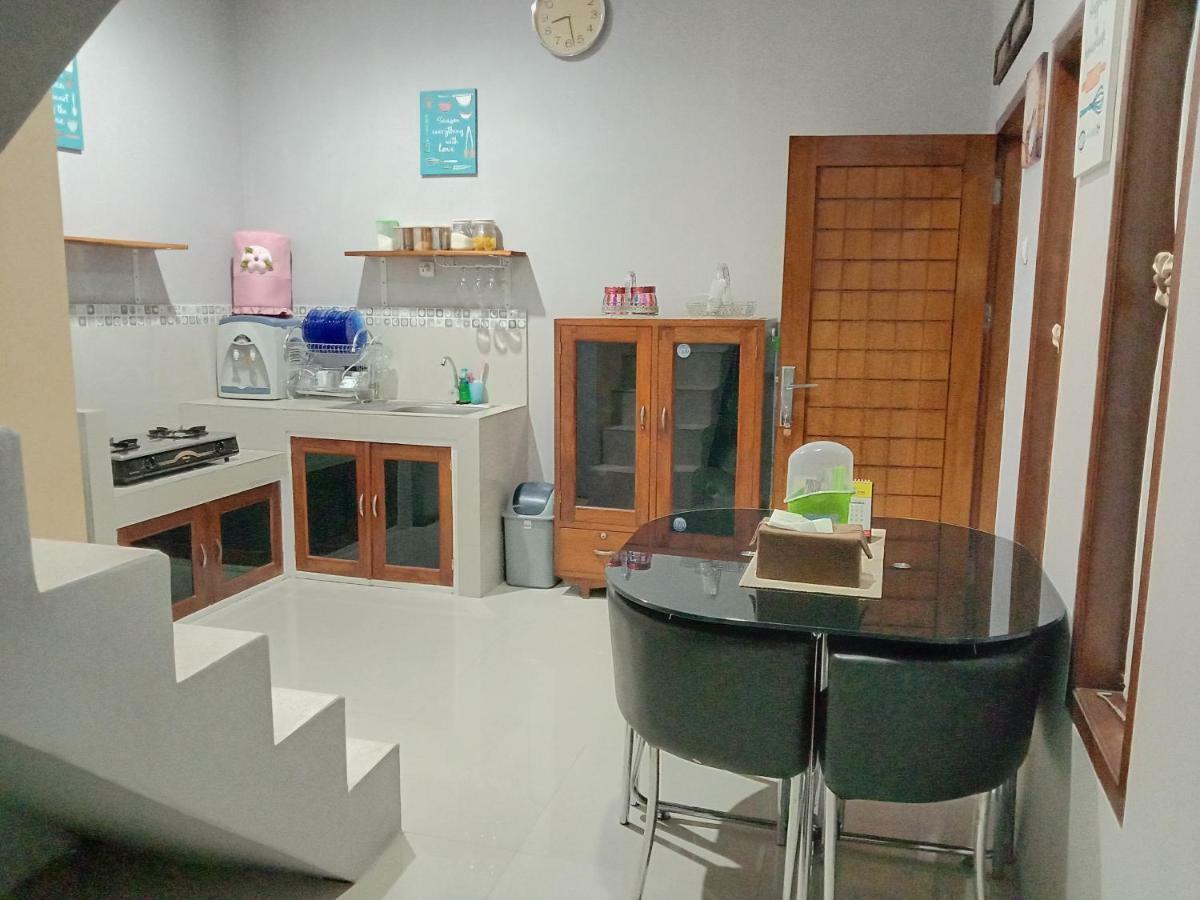 Guesthouse - Lubna Homestay Kuningan Dış mekan fotoğraf